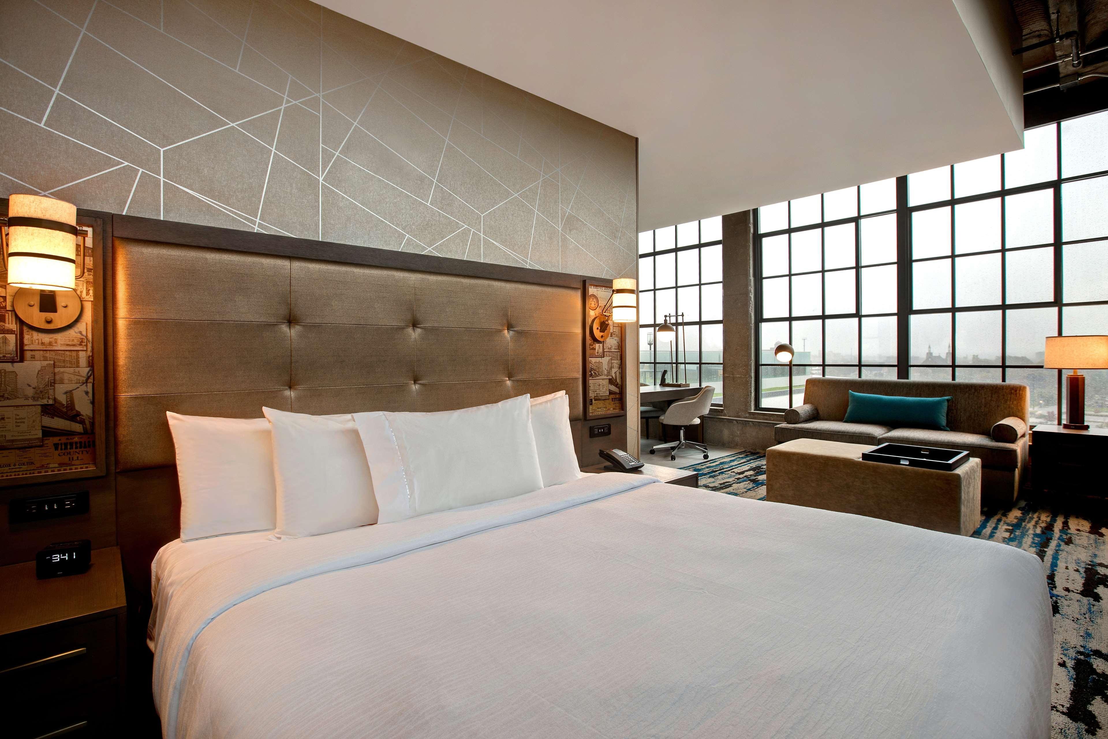 Embassy Suites By Hilton Rockford Riverfront Kültér fotó